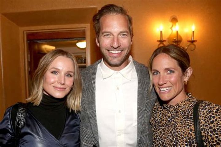 Who is Ryan Hansen Dating – Ryan Hansen's Wife & Exes